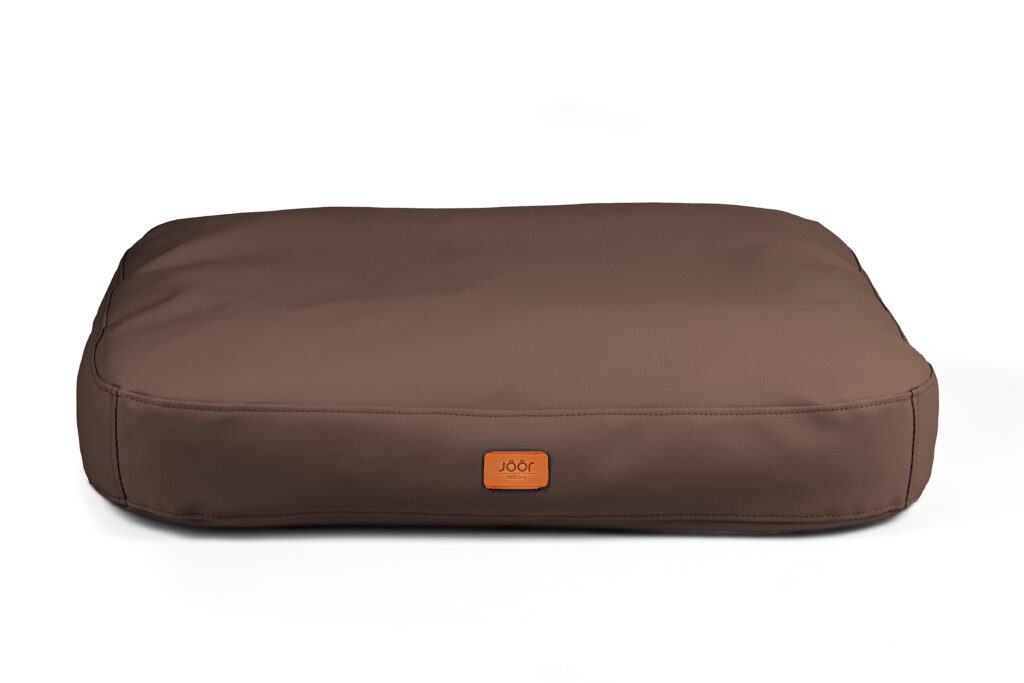 Koerapadi Original – Tumepruun, 105x135x20cm